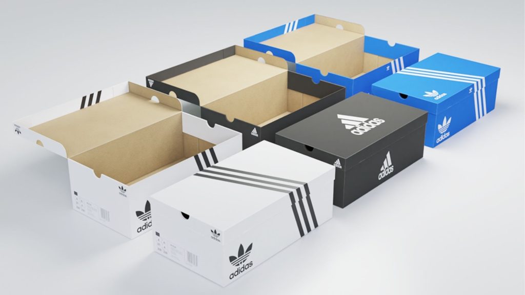Упаковщик брендовой одежды Adidas